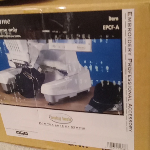 NIB☆ Cap Frame - Picture 4 of 4